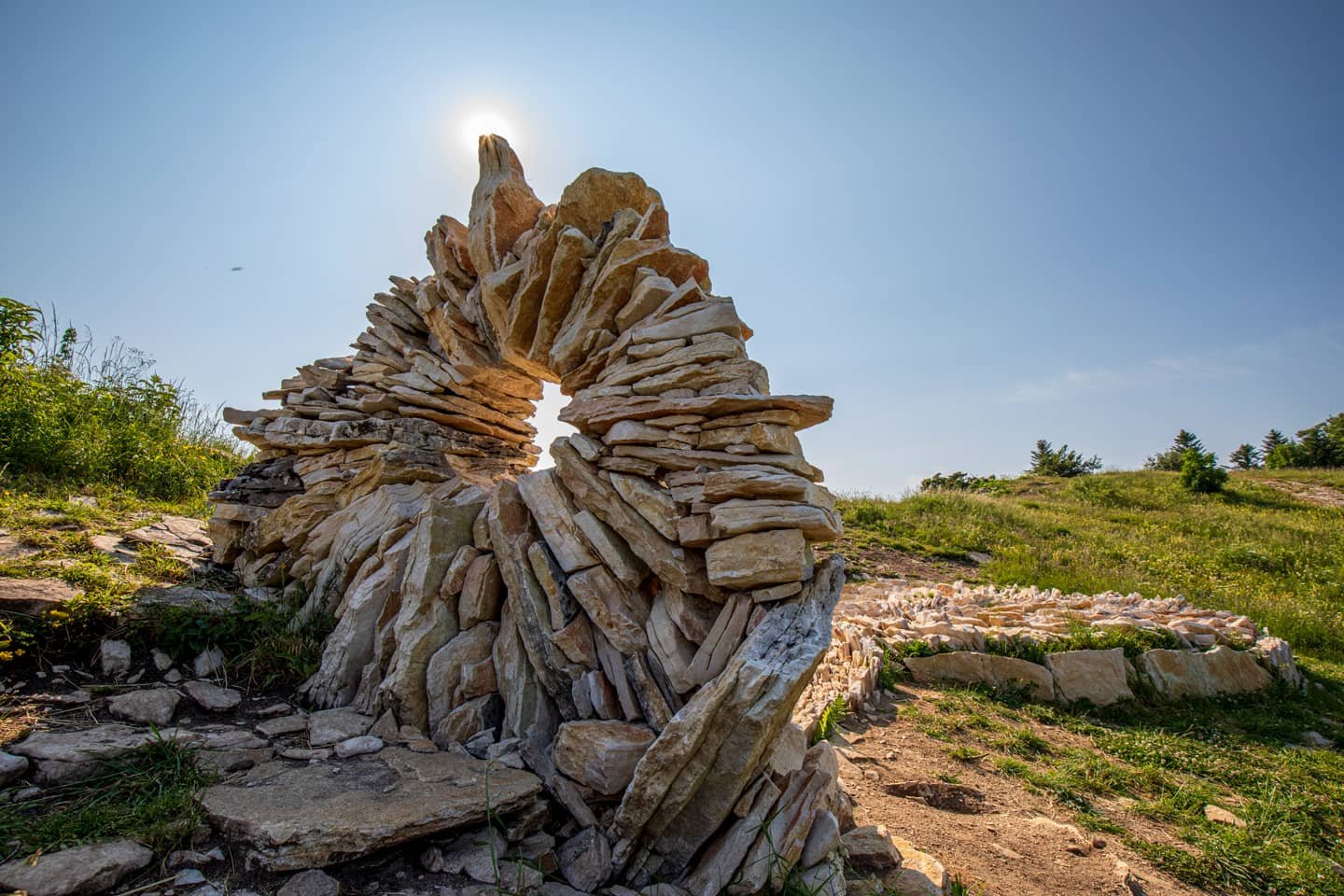 Œuvre de Chris Drury à Château Julien, dans le Vercors